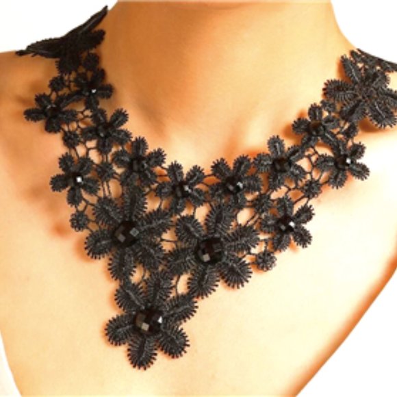 Victorian Black French Floral Lace Lucite Crystals Drape Collar Necklace - Picture 3 of 3